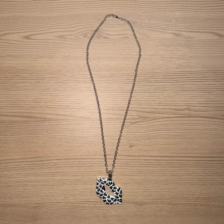 [BUNJANG] Y2K Oneul Gyaru Leopard Cubic Lip Necklace / (새상품) y2k 오네 갸루 레오파드 큐빅 입술 목걸이