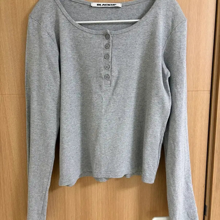 [BUNJANG] Black Up Henley Neck T-Shirt Grey M / 블랙업 헨리넥 그레이 M