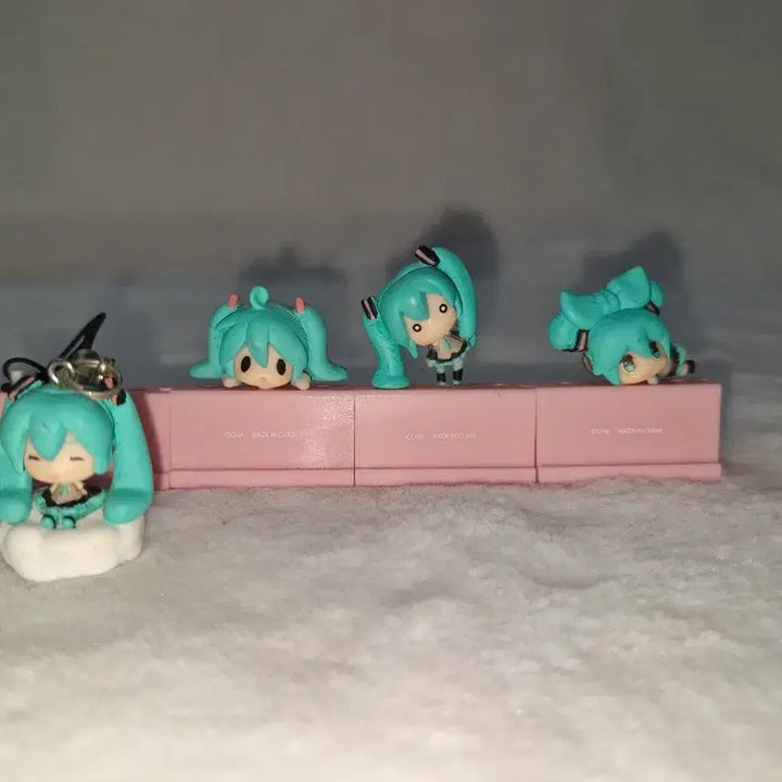 [BUNJANG] Hatsune Miku Figure Earcap Bundle Set Vintage Bishoujo / 하츠네 미쿠 피규어 이어캡 일괄 고전 미소녀