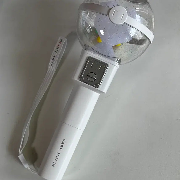 [BUNJANG] Park Ji Hoon Lightstick Set with Photocard / 박지훈 뽑봉 포카 포함 응원봉 새제품
