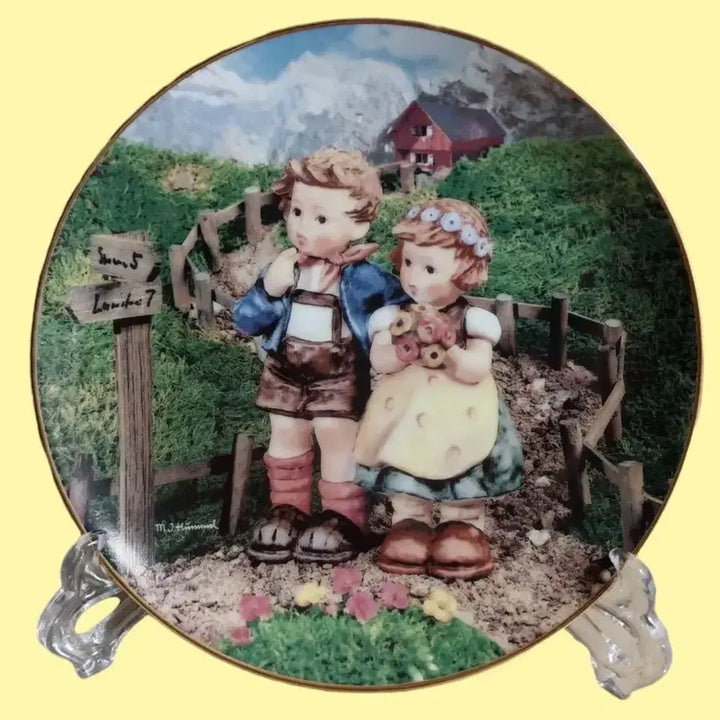 [BUNJANG] Goebel Hummel Porcelain Decorative Plates Set / 독일 흠멜 괴벨 도자기 장식 접시