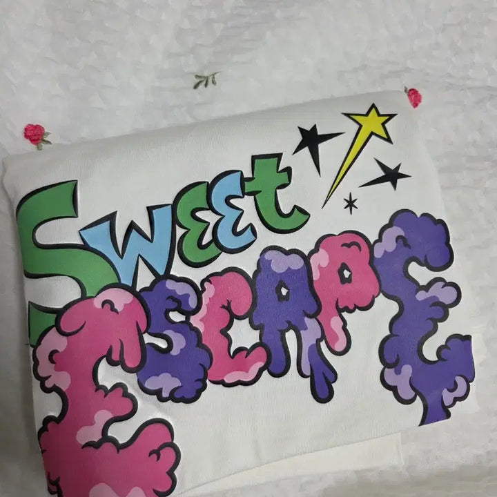 [BUNJANG] SHINee KEY Sweet Escape Pop-up T-Shirt (Photocard Included) / 샤이니 키 KEY sweet escape 팝업 티셔츠 (포카O)