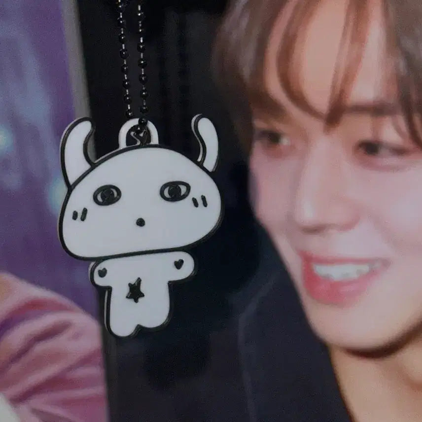 [BUNJANG] Park Jihoon Hand-Drawn Sosim Keyring / 박지훈 손그림 소심이 키링