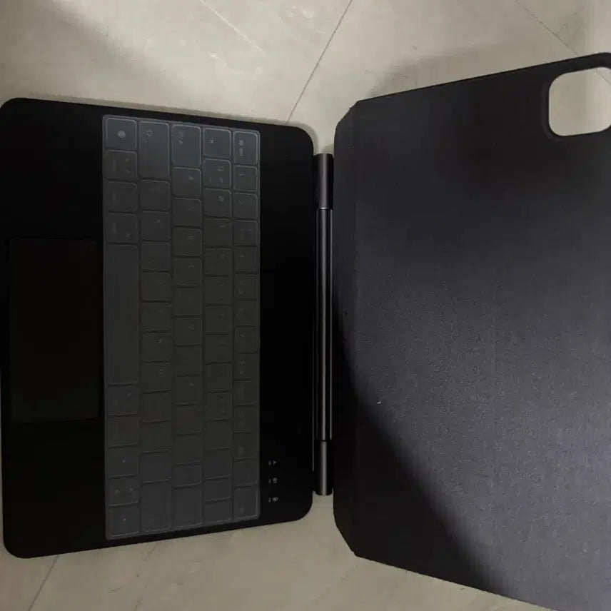 [BUNJANG] Apple Magic Keyboard for 11-inch iPad Pro / 매직 키보드 아이패드11인치