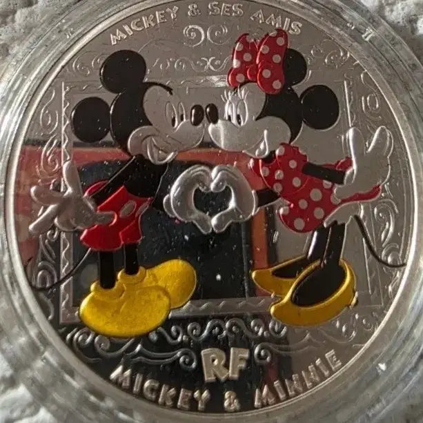 [BUNJANG] Mickey Mouse &amp; Minnie Mouse Heart Commemorative Coin / 미키 마우스 미니 마우스 기념 주화