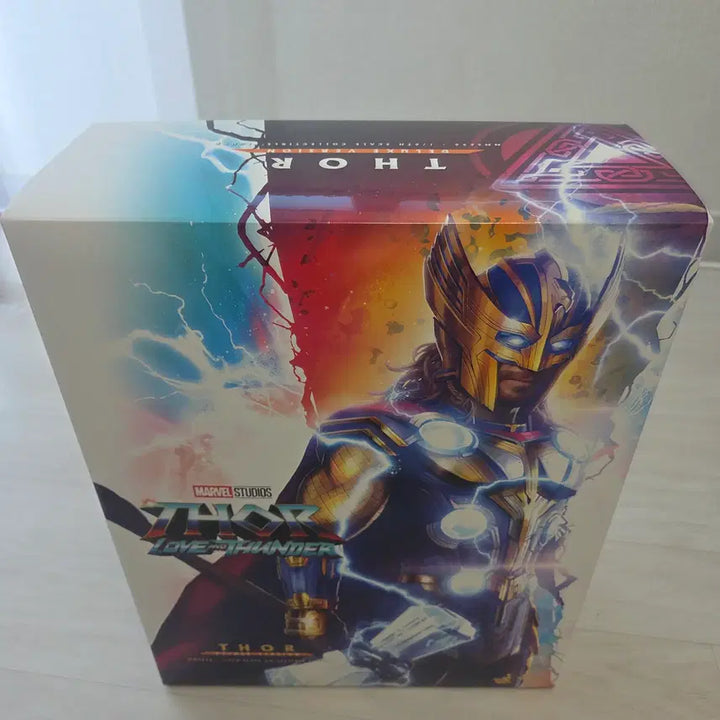 [BUNJANG] Hot Toys Thor Love and Thunder Deluxe Figure / (급처) 핫토이 러브앤썬더 토르 디럭스 판매합니다