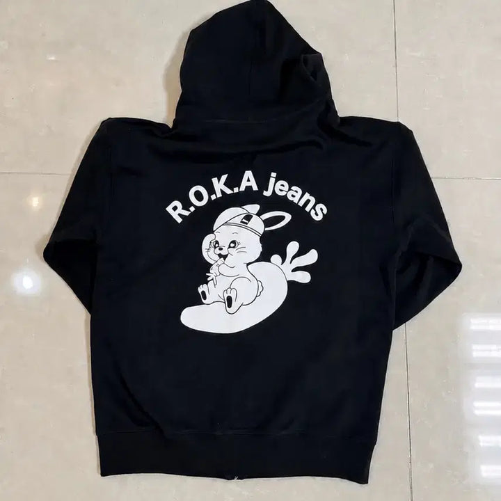 [BUNJANG] NewJeans x Subangsa Collaboration Limited Edition Roca Hoodie Zip-up (Sealed) / 단종된 한정판 뉴진스X수방사 콜라보 뉴진스 로카 후드집업 미개봉 새제품