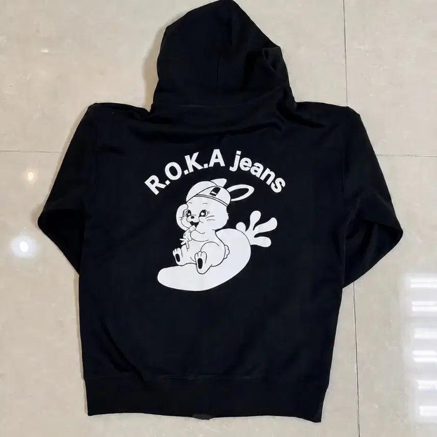 [BUNJANG] NewJeans x Subangsa Collaboration Limited Edition Roca Hoodie Zip-up (Sealed) / 단종된 한정판 뉴진스X수방사 콜라보 뉴진스 로카 후드집업 미개봉 새제품