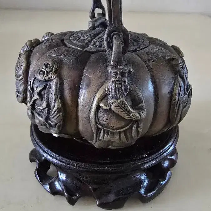 [BUNJANG] Bronze Pumpkin Teapot with Eight Immortals / 호박형 청동주전자