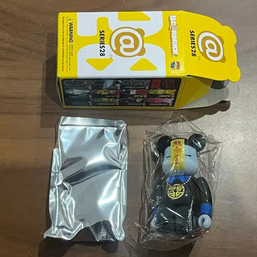 [SOLD OUT] 베어브릭 28탄 호러 강시 미개봉