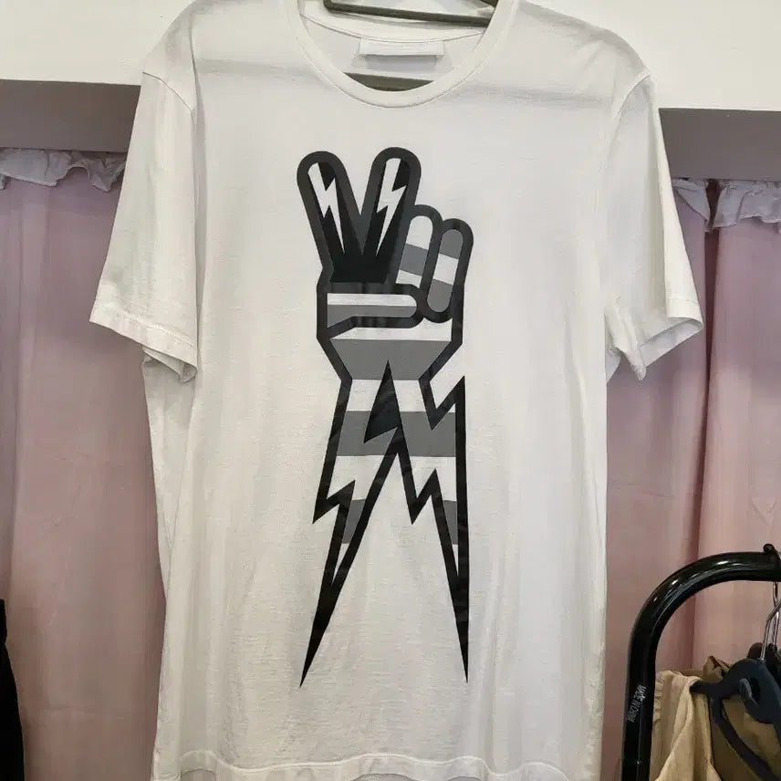 [SOLD OUT] 닐바렛 번개 손 반팔 티셔츠 화이트