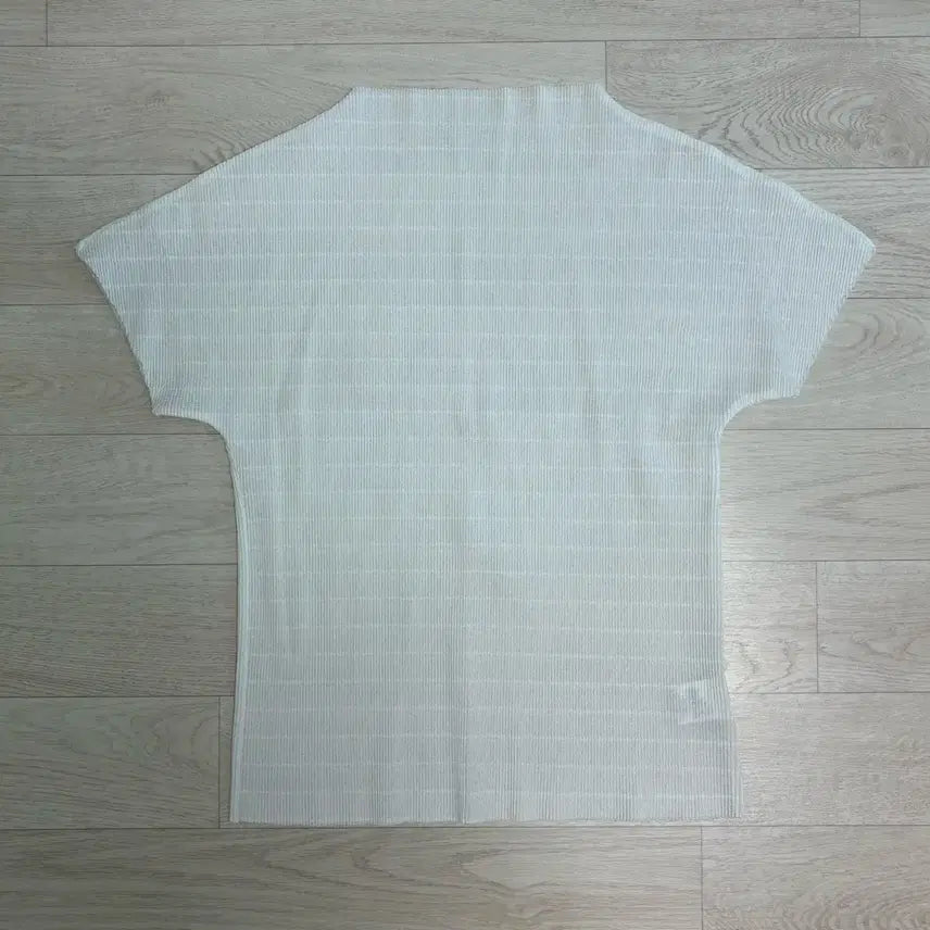 [BUNJANG] Understanding Stripe Pleats Top / 언더스탠딩 스트라이프 플리츠 탑