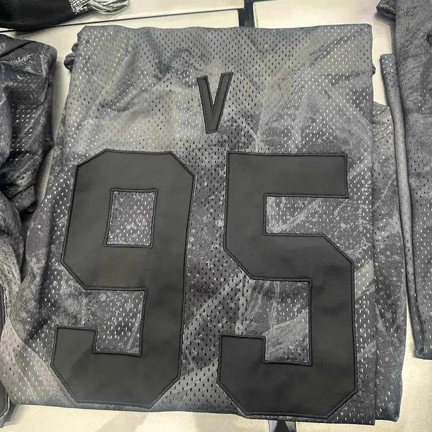 [BUNJANG] BTS V Taehyung Arirang Jersey XL / Bts 아리랑 저지 V 태형 XL사이즈 새제품