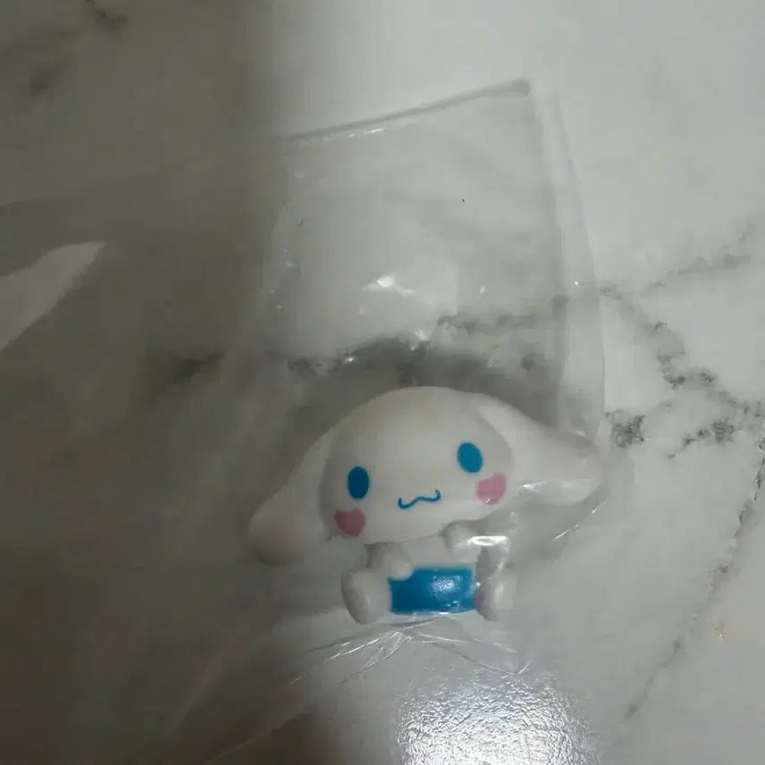 [BUNJANG] Sanrio Hugcot Cable Accessory Cinnamoroll / 산리오 허그코트 케이블 가챠 시나모롤 판매