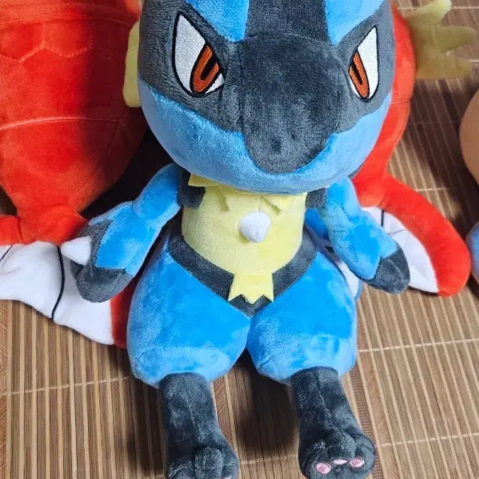 [SOLD OUT] 포켓몬스터 루카리오 중형 인형