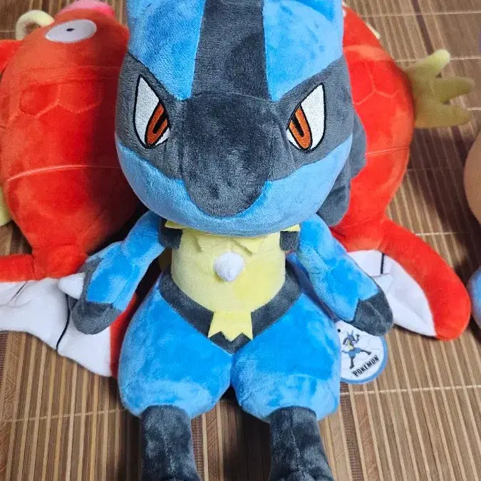[SOLD OUT] 포켓몬스터 루카리오 중형 인형