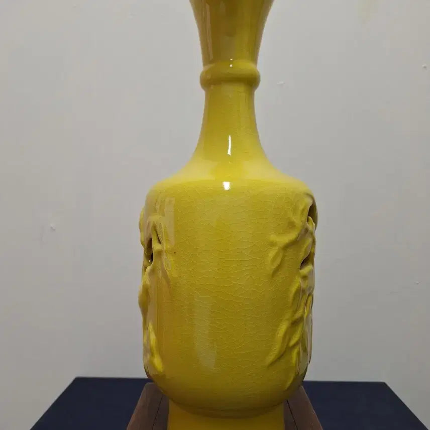 [BUNJANG] Chinese Antique Celadon Porcelain Yellow Ground Pierced Vase / 중국 도자기, 골동품, 황지투각화병