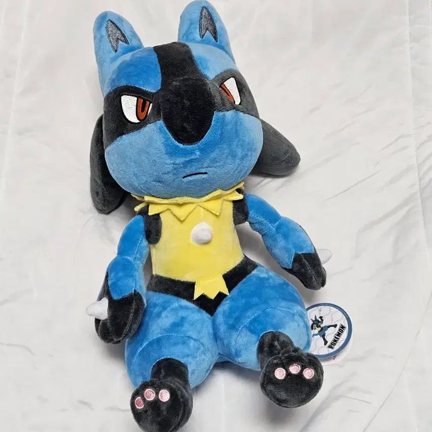 [BUNJANG] Official Pokémon Lucario Medium Plush / (정품 새제품) 포켓몬 루카리온 중형인형