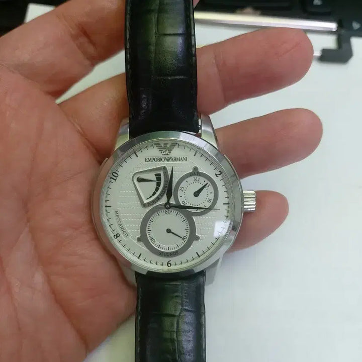[BUNJANG] Emporio Armani Mechanical Leather Watch Silver / 엠포리오 아르마니 가죽 시계 실버