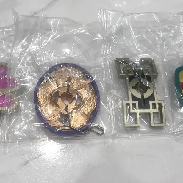 [BUNJANG] Demon Slayer Sword Guard Gacha Mascot Charm Set (Mitsuri, Obanai, Muichiro, Tengen) / 귀멸의 칼날 코등이 가챠 <미츠리,오바나이,무이치로,텐겐>