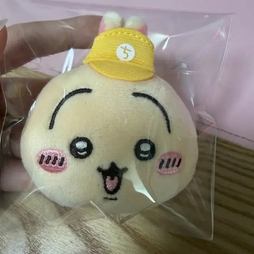 [BUNJANG] Cheekawa 5th Anniversary Delivery Usagi Novelty Badge / 먼작귀 치이카와 5주년 택배 우사기 노벨티 뱃지 판매 양도