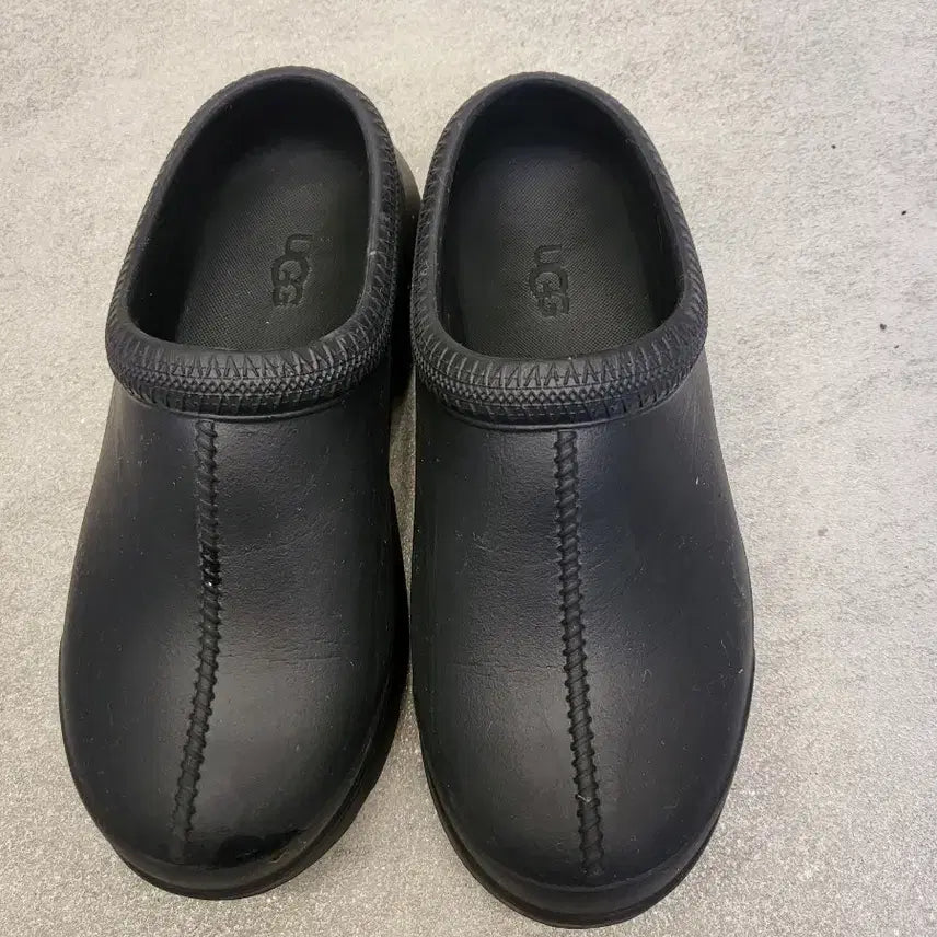 [SOLD OUT] 어그 뮬 블랙