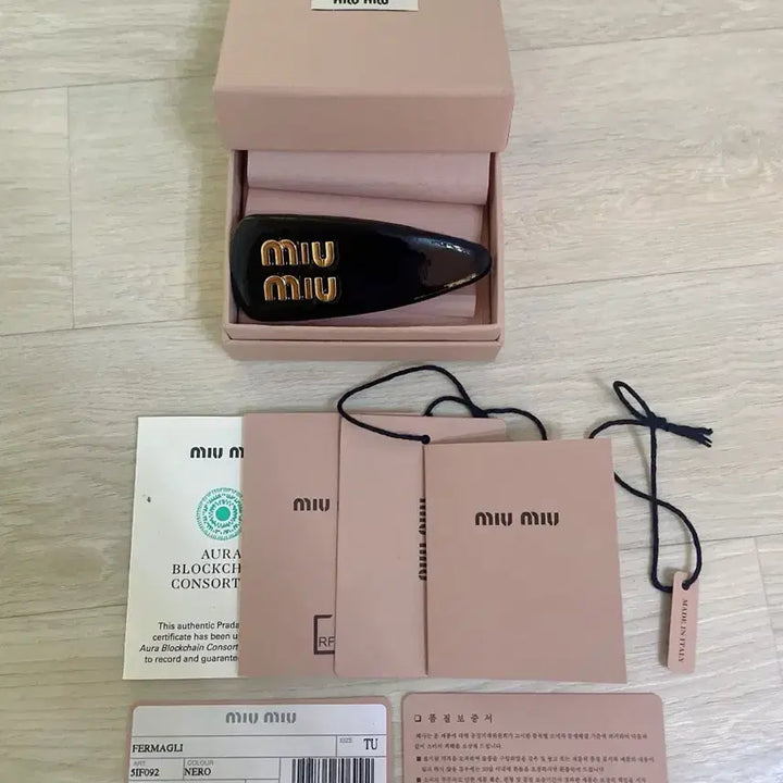 [BUNJANG] Miu Miu Logo Hairpin Black / 새상품 미우미우 헤어핀 블랙