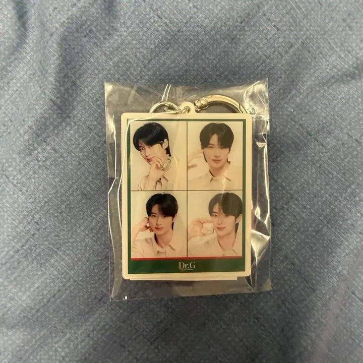 [BUNJANG] Dr.G Byun Woo Seok Photocard Keychain Sealed / 닥터지 변우석 포토키링 미개봉