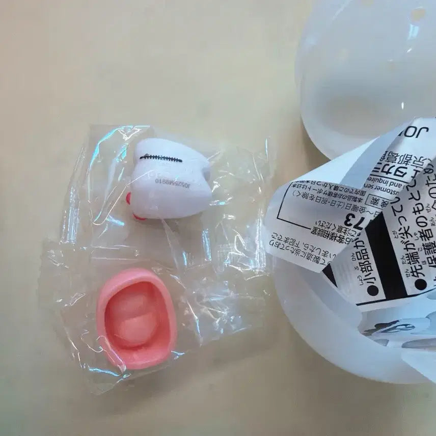 [BUNJANG] Hello Kitty Tooth Gacha / 키티 이빨 치아 가챠 판매