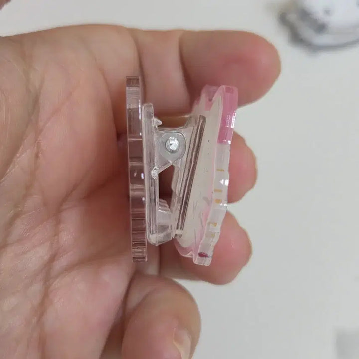 [BUNJANG] Sanrio Hello Kitty Acrylic Clip Random / 산리오 키티 랜덤 아크릴 집게