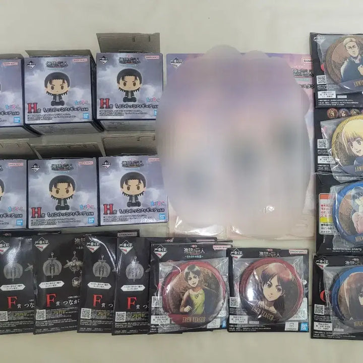 [BUNJANG] Attack on Titan Kuzuji Bundle Set / 진격거 쿠지 상품 일괄