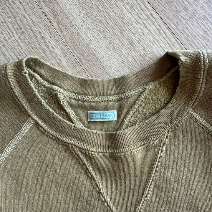[SOLD OUT] 아프레쎄 더블v 스웻셔츠 2사이즈