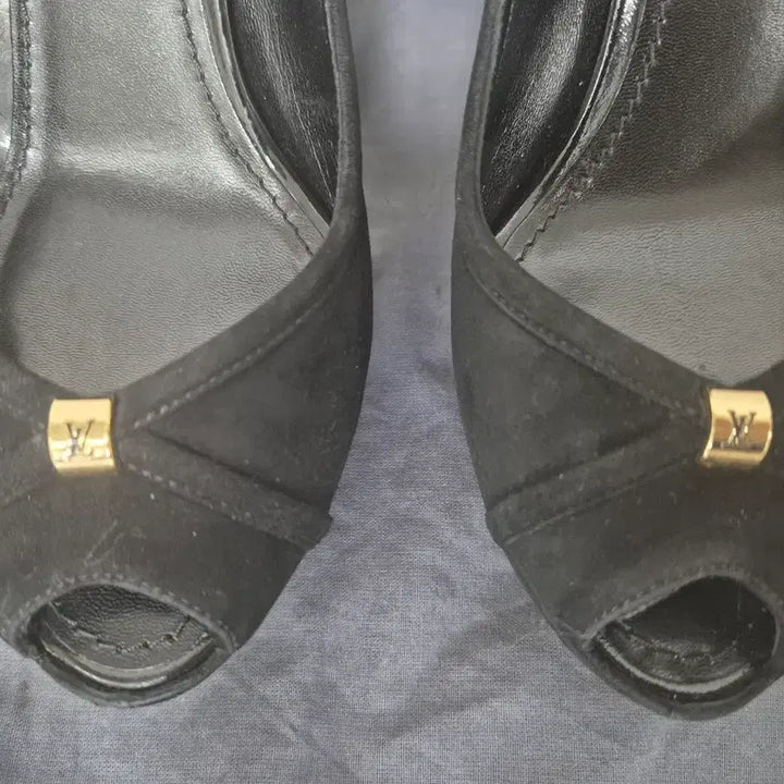 [BUNJANG] Louis Vuitton Open-Toe Suede Heels / 루이비통 오픈토 구두