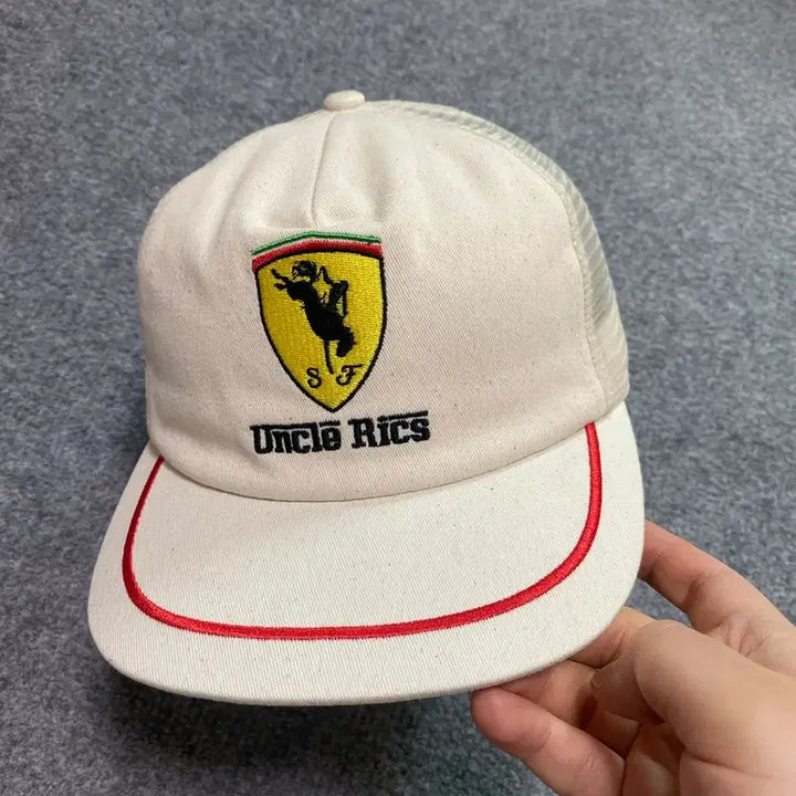 [BUNJANG] Uncle Rics Ferrari Parody Embroidered Trucker Hat / Uncle Rics 페라리 패러디 자수 트럭커 모자
