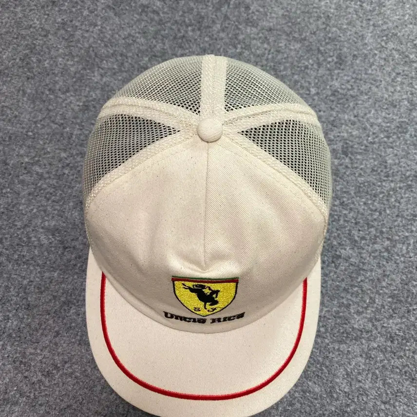[BUNJANG] Uncle Rics Ferrari Parody Embroidered Trucker Hat / Uncle Rics 페라리 패러디 자수 트럭커 모자