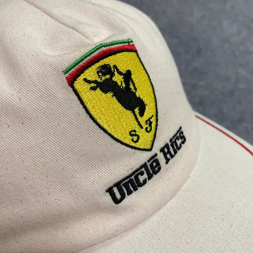 [BUNJANG] Uncle Rics Ferrari Parody Embroidered Trucker Hat / Uncle Rics 페라리 패러디 자수 트럭커 모자