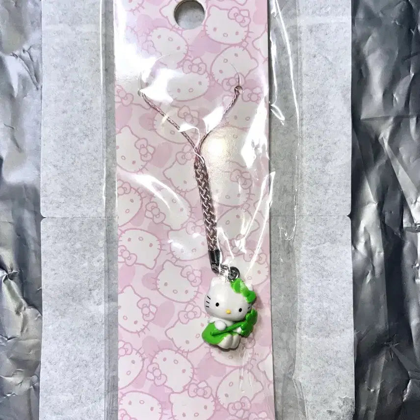 [BUNJANG] Sanrio Hello Kitty 50th Anniversary Clover Strap (Sealed) / 미개봉 헬로키티 50주년 스트랩 네잎크로버