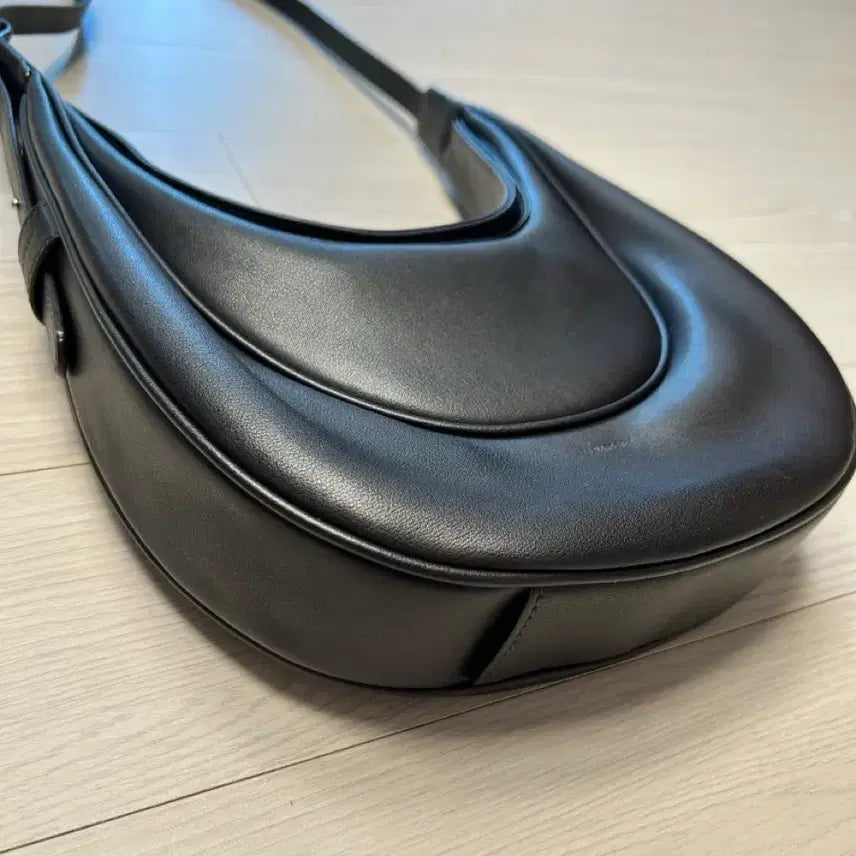 [BUNJANG] Elba Tegeev Ostara Mini Bag / 엘바테게브 오스트라 미니 카카오