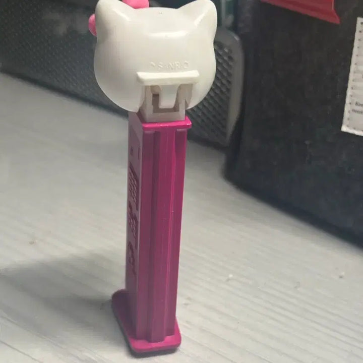 [BUNJANG] Hello Kitty Pez Candy Dispenser / 헬로키티 페즈 캔디 디스펜서