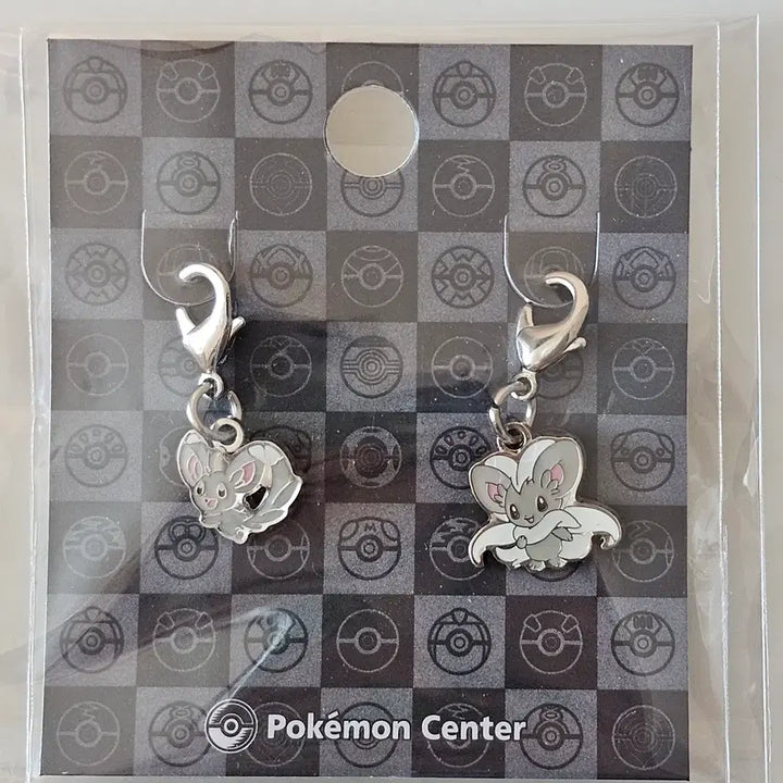 [BUNJANG] Pokemon Center National Pokedex Metal Charm Chirami Chirachino / 포켓몬센터 전국도감 메탈참 치라미 치라치노