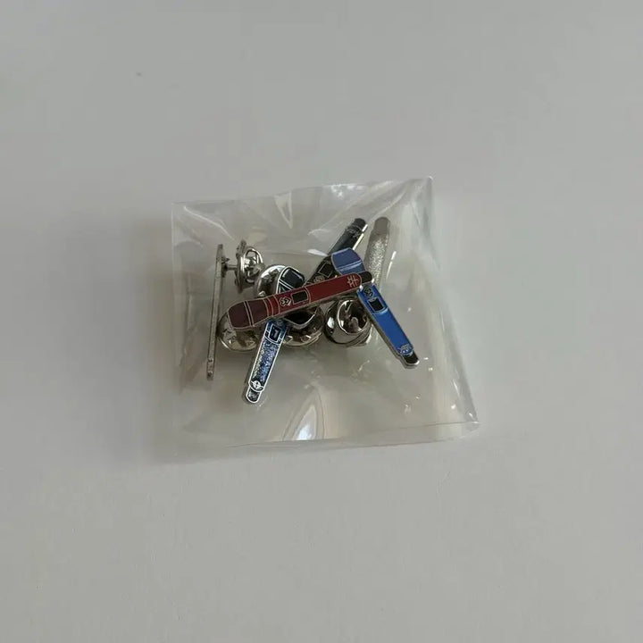 [BUNJANG] BTOB Microphone Badge / 비투비 마이크 뱃지 (비공굿) 