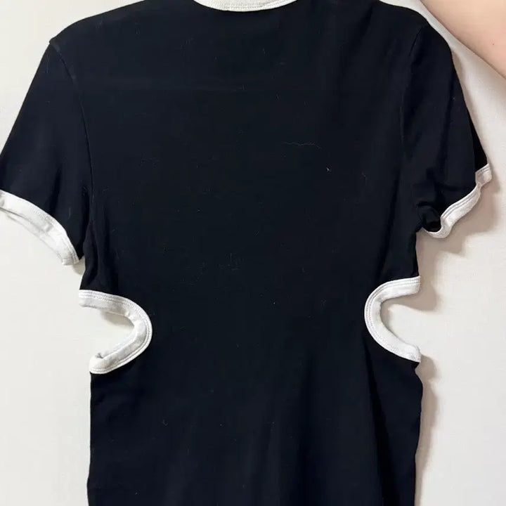 [BUNJANG] Courreges Cut-Out Short Sleeve T-Shirt / 꾸레쥬 Courreges 컷아웃 반팔 티셔츠