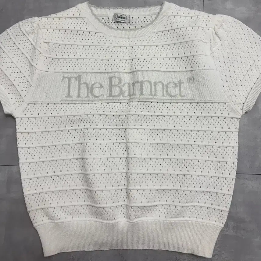 [BUNJANG] TheBarnet Helen Logo Jacquard Knit Top - Ivory / 더바넷 헬렌 로고 자가드 니트 탑 - 아이보리