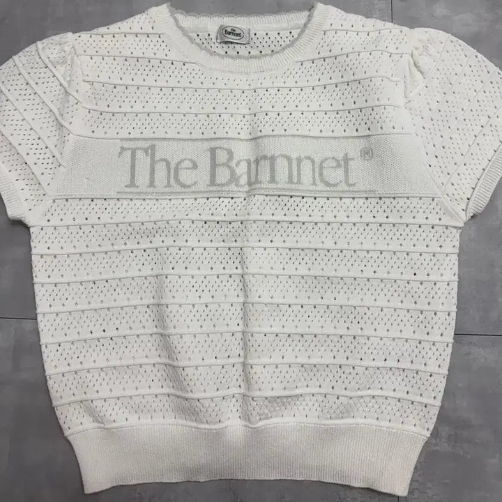 [BUNJANG] TheBarnet Helen Logo Jacquard Knit Top - Ivory / 더바넷 헬렌 로고 자가드 니트 탑 - 아이보리