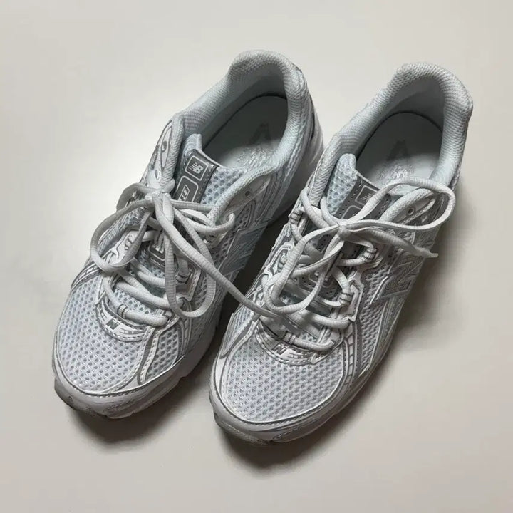 [BUNJANG] New Balance 740 WM2 White Sneakers / 뉴발란스 740 220