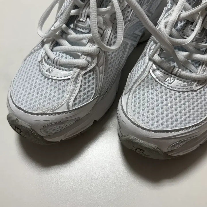 [BUNJANG] New Balance 740 WM2 White Sneakers / 뉴발란스 740 220