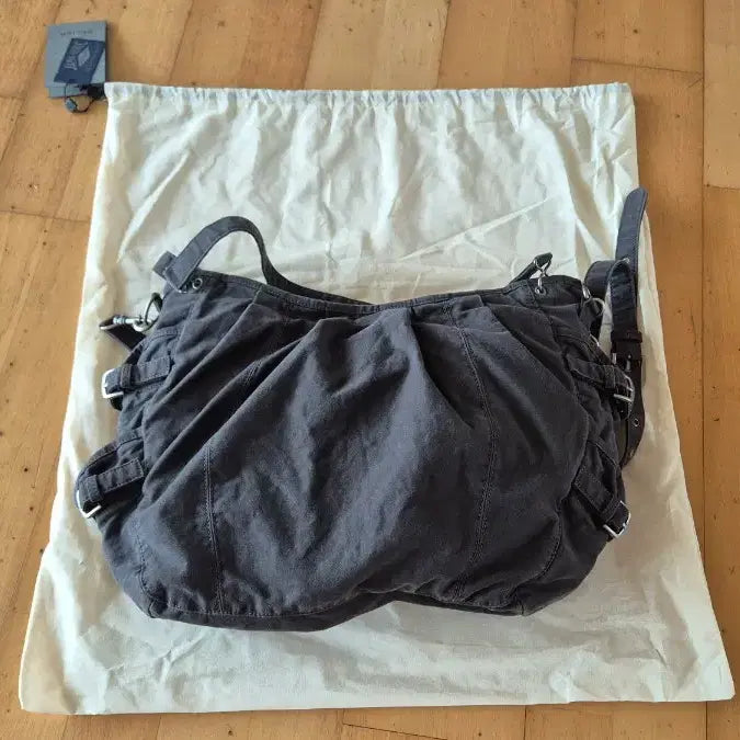 [SOLD OUT] 벨리에 달스톤 슬링백 빈티지 그레이