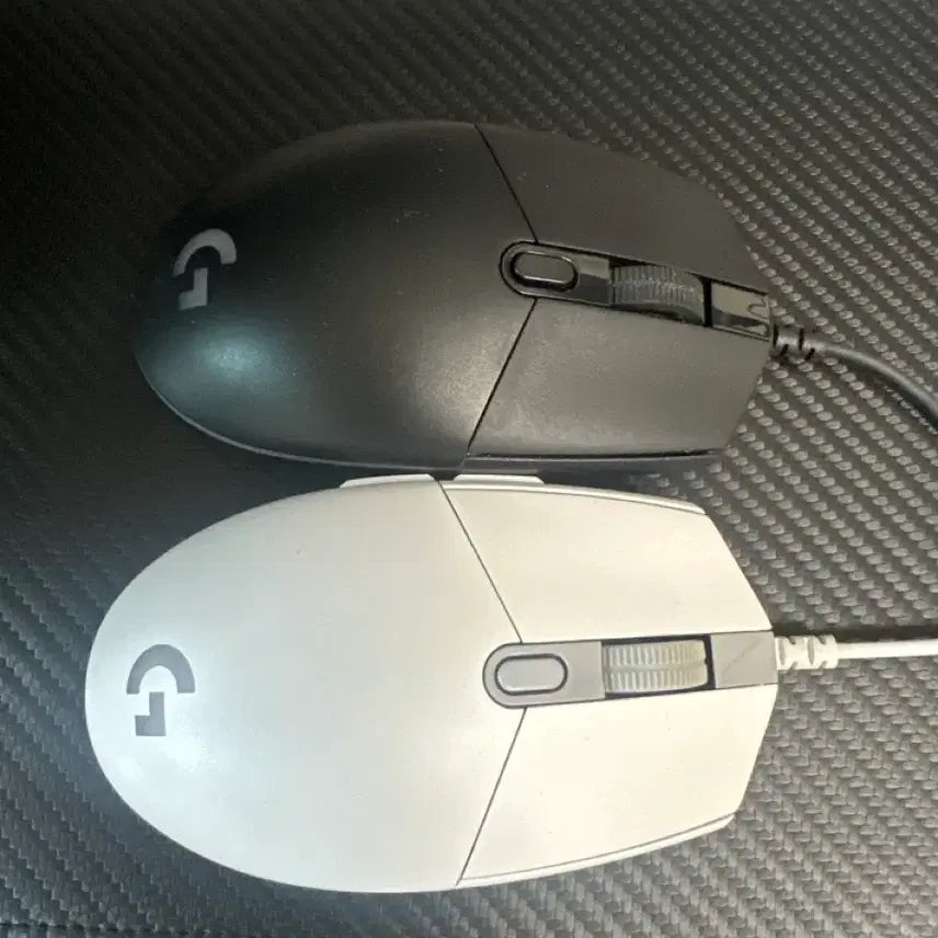 [BUNJANG] Logitech G102 Mouse (Black and White) / 로지텍 G102 팝니다(두개 포함가입니다)
