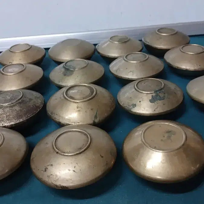 [BUNJANG] Antique Korean Food Trays (Changi) Set - 30 pieces (15 pairs) / 옛날놋찬기30점(15벌)