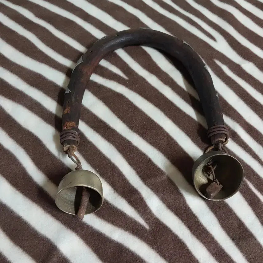 [BUNJANG] Antique Wooden and Metal Cowbell / 만속품  멍 워낭